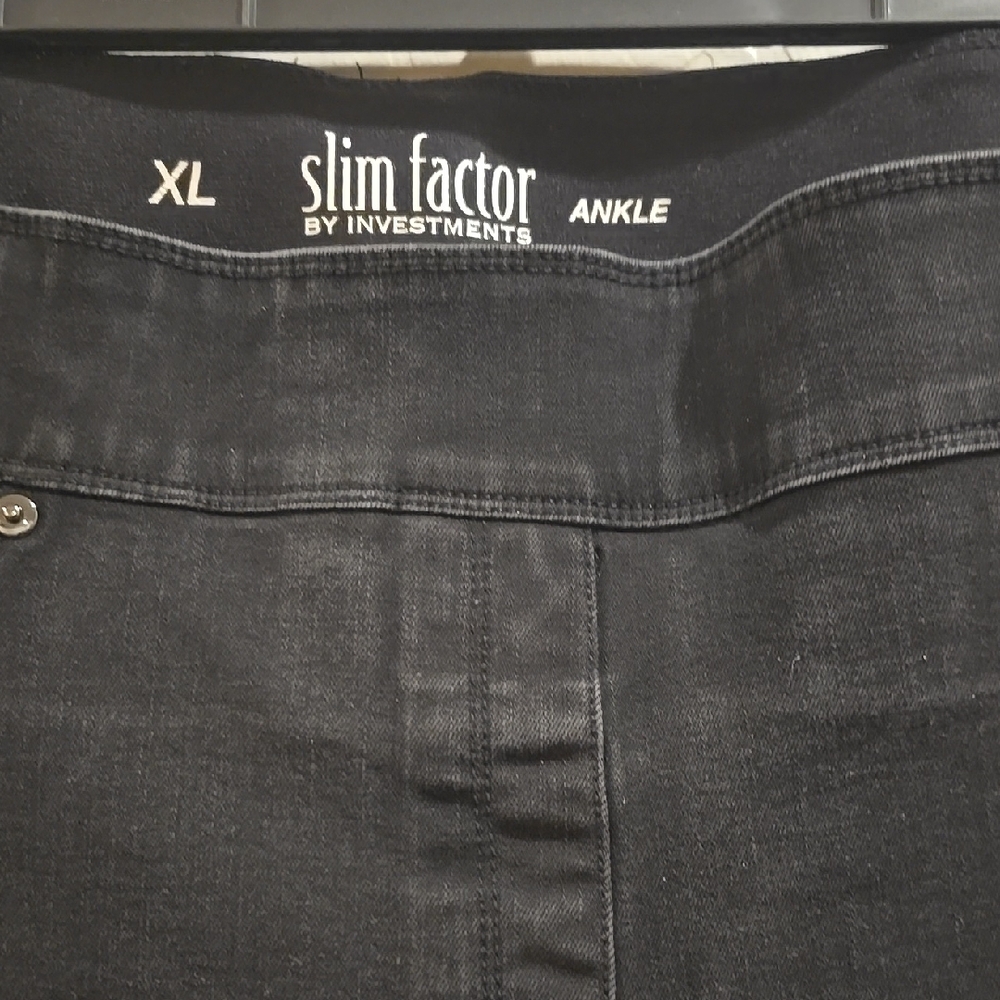 Investments Black Ankle Jeans